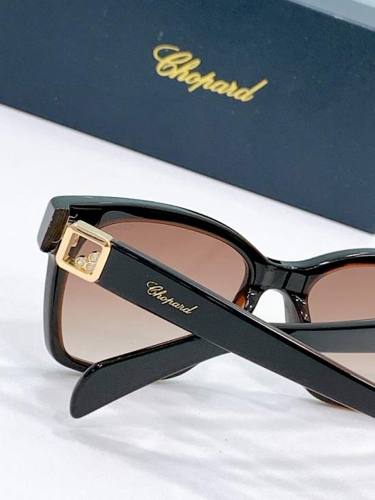 Picture of Chopard Sunglasses _SKUfw73006000fw